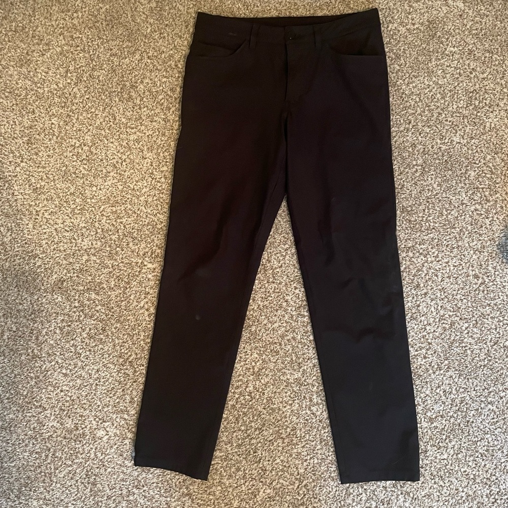 A.B.C. Pant - LuluLemon
Size: 30x32
Color: Black